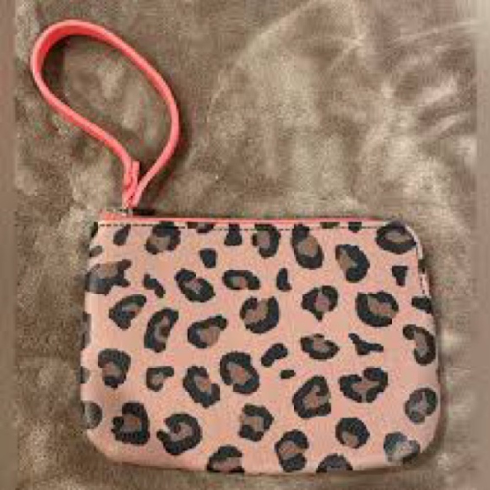 Old Navy - Leopard Print Wristlet